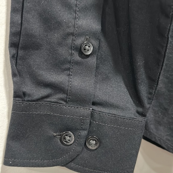 Van Heusen boys button down size Medium 10-12 Regular fit. Excellent condition - Picture 3 of 5